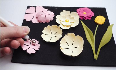 Flower shaping set